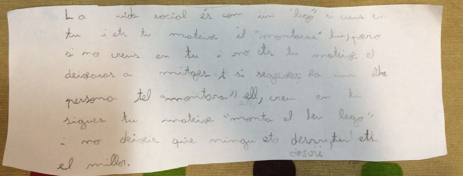 Text escrit per un nen de 9 anys sobre la vida social